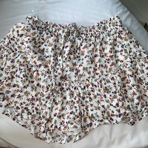 Ruffle tie shorts